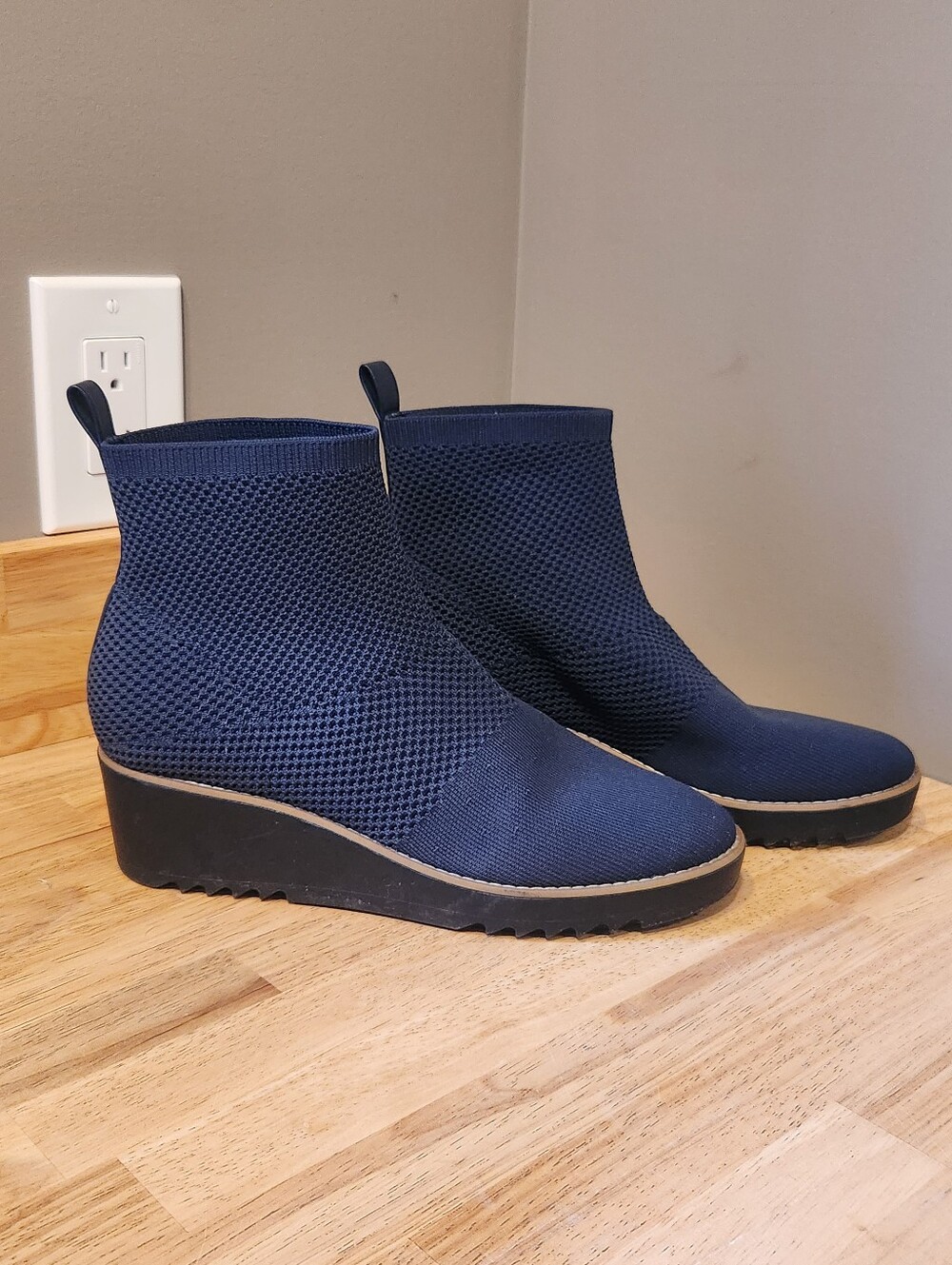 Women's Bandolino Blue Knit Wedge Ankle Boots 8.5